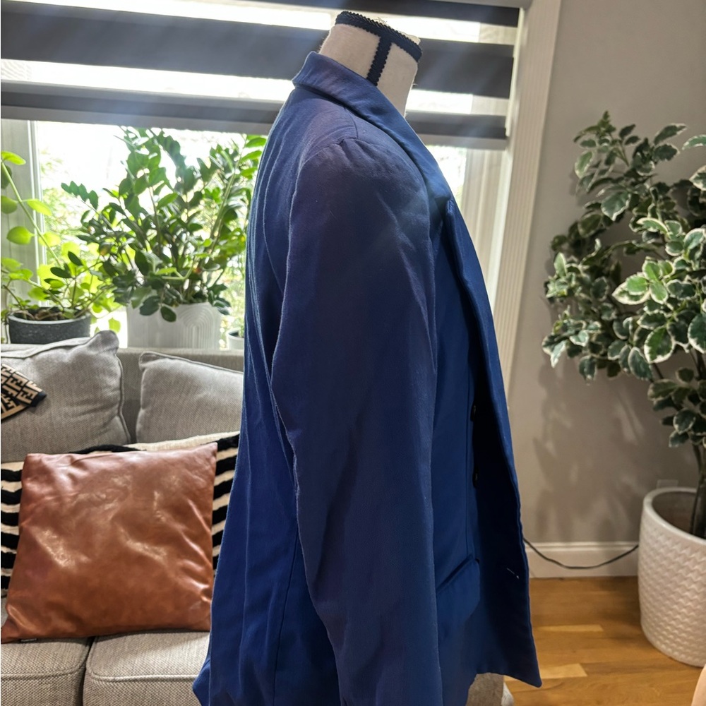 Christian Dior Women's Paris Blazer
Suit Jacket Size:6, NEW YORK
Blue - Picture 11 of 17